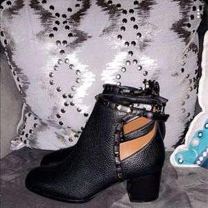 Ankle leather booties